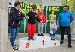 4- latki na podium.