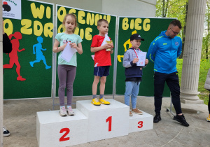 6- latki na podium.