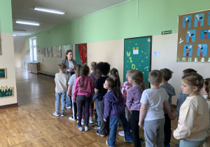Rybki poznają szkołę
