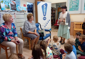 Pani Kasia przedstawia Panie z Klubu Seniora.