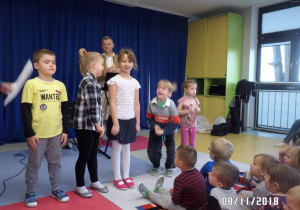 czekanie na muzykę