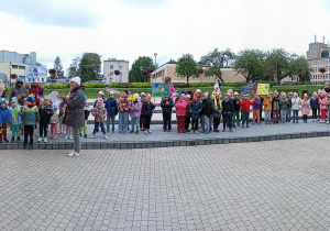 Przedszkolaki podczas happeningu.