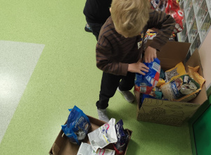 Zbiórka karmy dla schroniska