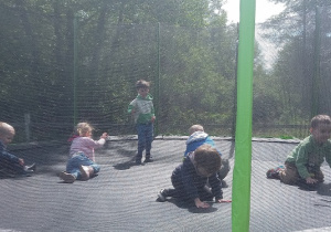 Zabawy na trampolinie