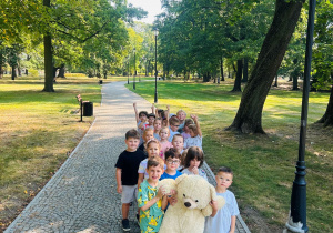 Miśki i pluszowy przyjaciel