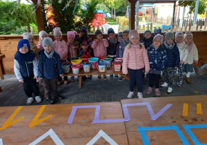 Sarenki zebrały dużo kasztanów.