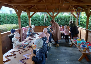 Nasze kasztanowe szlaczki.