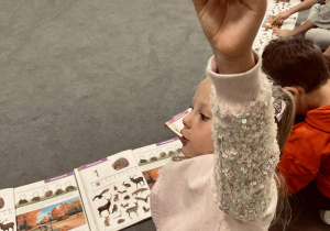 Wspólne zajęcia na dywanie