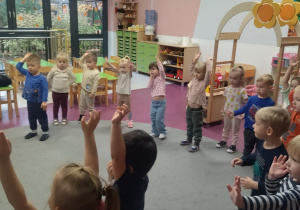 zabawa przy muzyce