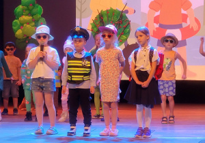 Występ grupy "Biedronki".