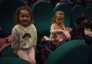 dzieci na widowni