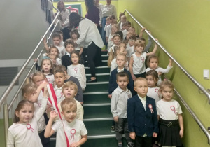 Udział w akcji Szkoła do hymnu.