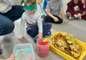 Oj zmysł dotyku fajna zabawa.