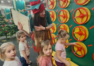 Odgadniemy kod do wejścia.