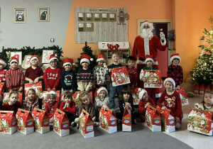 Grupa Miśki z Mikołajem