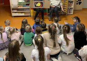 Opowieść o czarnym smoku. Teatrzyk kamishibai.