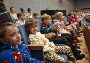 W oczekiwaniu na przedstawienie