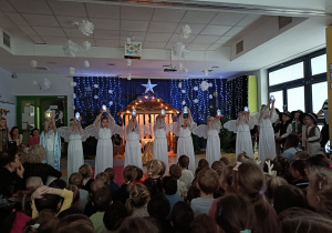 Aniołki podczas tańca