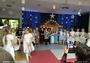 wręczanie słodkości