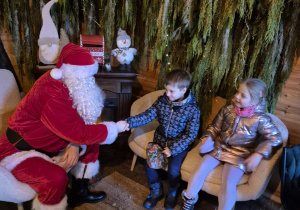 Maks i Julia spotkanie z Mikołajem