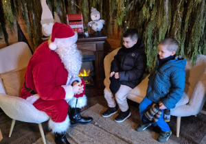 Mikołaj i Piotrek spotkanie z Mikołajem