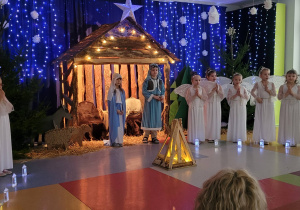 Dzieci podczas występu.