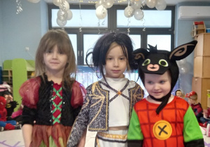 Bohaterki z bajek i filmów.