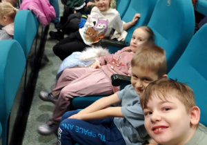 W oczekiwaniu na przedstawienie