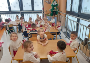 Dzieci przed występem.