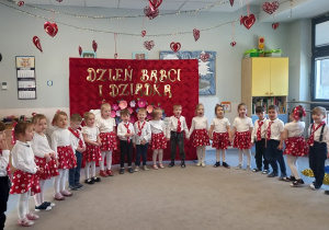 Sarenki w artystycznym występie.