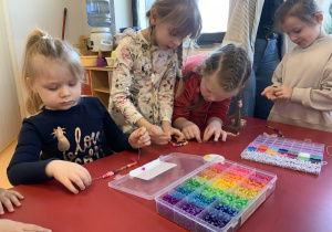 robienie bransoletek