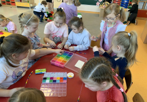 robienie bransoletek