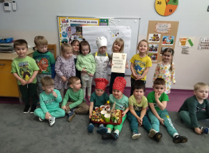 Wiosenne koreczki owocowe