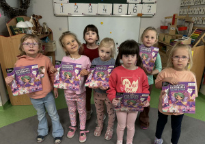 Pamiątkowe zdjęcie dziewczynek