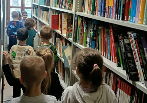 poznanie zakamarków biblioteki