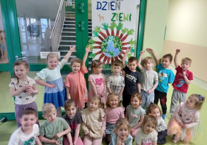Nasz plakat na holu w ptzrdszkolu.