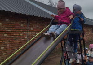 Mela na zjeżdżalni