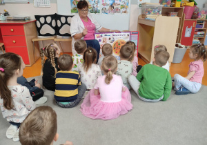 Pani pielęgniarka rozmawia z nami o piramidzie zdrowia