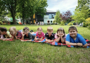 Odpoczywanie na polanie