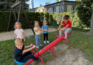 Zabawy Julia, Pola, Blanka, Jeremi, Wiktor.