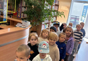 Niedźwiadki wizyta w bibliotece