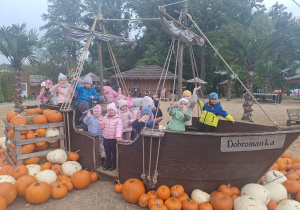 Ahoj ze stateku na morzu dyń.